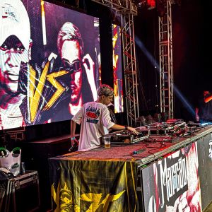 收聽DJ PH DE VILA VELHA的365 dias, 325 na água, comemorando a breve calmaria (Explicit)歌詞歌曲