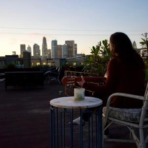 The Vignes Rooftop Revival的專輯2nd Street