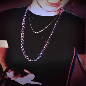 ดาวน์โหลดและฟังเพลง Цепи на мне พร้อมเนื้อเพลงจาก Айван