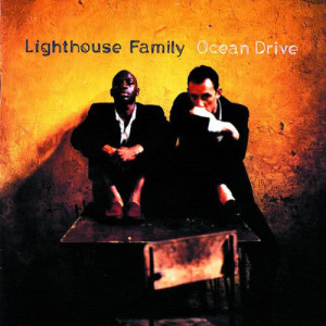 收聽Lighthouse Family的Loving Every Minute歌詞歌曲