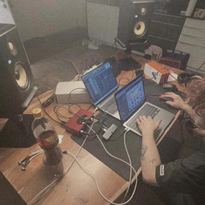 default playlist img