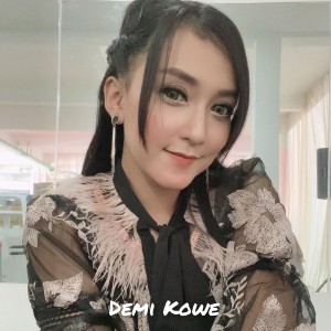 Dengarkan Demi Kowe lagu dari Om Adella dengan lirik