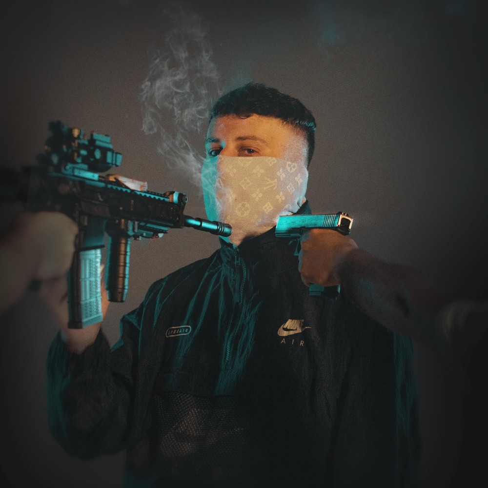 Bu Nasıl Trip (Feat. Amiral)