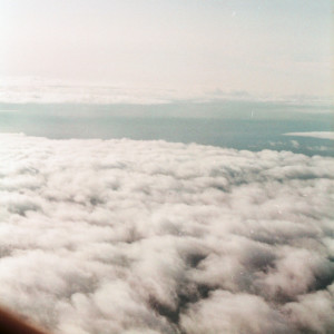 Dengarkan lagu In The Clouds nyanyian umys dengan lirik