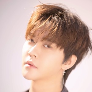 Listen to 冷暴力 (完整版) song with lyrics from 齐晨君