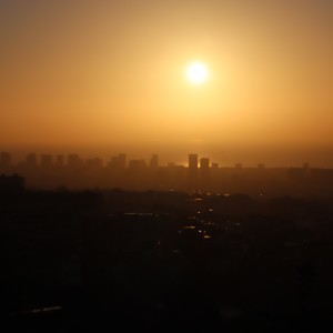 收聽Mitro的Mornings歌詞歌曲