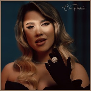 Album Mă găsești aici from Simina Stanciu