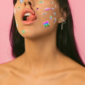 ดาวน์โหลดและฟังเพลง hot girl bummer (Khea Remix) พร้อมเนื้อเพลงจาก Blackbear