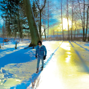 Listen to Elegi Danau Biru song with lyrics from Firdaus Alma