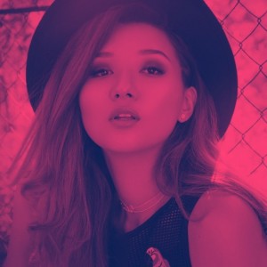 Listen to Мен Сені Сүйем song with lyrics from AYREE