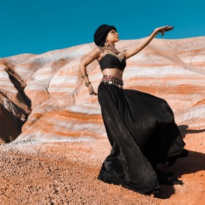 收聽Ulviyya的Bana-Bana Gəl歌詞歌曲