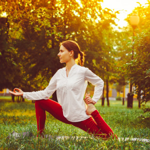Album Melodic Ascent: Piano Rain in Yoga Practice oleh Relaxing Piano Music Cool