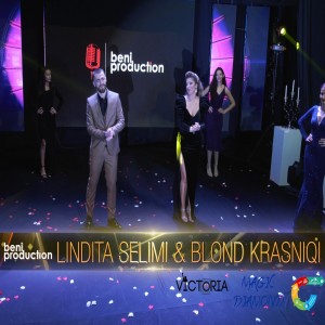 ดาวน์โหลดและฟังเพลง Potpuri festive พร้อมเนื้อเพลงจาก Lindita Selimi