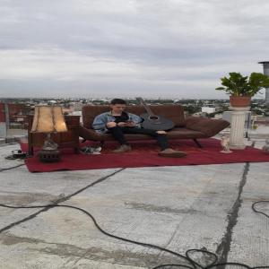 Dengarkan lagu La Luna nyanyian Rodo dengan lirik