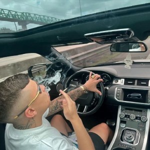 收聽High and Low HITS的E Os Pé Na Porta , Chapa Maxima (Speed Up|Explicit)歌詞歌曲