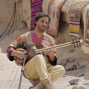 收聽Ali Ghamsari的Iranian Tar-154 (Kerman)歌詞歌曲