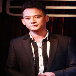 ดาวน์โหลดและฟังเพลง Lý Phận Người (feat. Ngọc Đặng) พร้อมเนื้อเพลงจาก Đoàn Minh