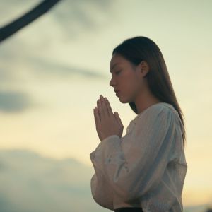 Listen to บ่อยากจำ song with lyrics from Jannie Bart