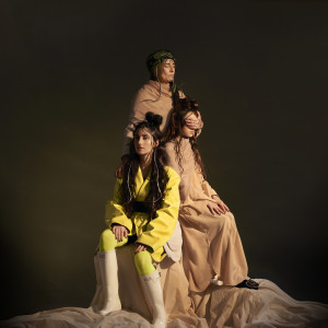 ดาวน์โหลดและฟังเพลง TAPED (Acoustic) พร้อมเนื้อเพลงจาก Naaz