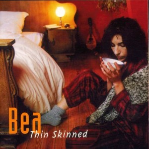 ดาวน์โหลดและฟังเพลง Coffee พร้อมเนื้อเพลงจาก Bea