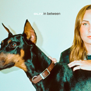 ดาวน์โหลดและฟังเพลง In Between พร้อมเนื้อเพลงจาก Oliv
