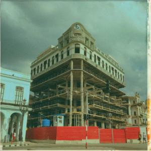 ดาวน์โหลดและฟังเพลง La Varilla (feat. Elephanto) (San Motín 236) พร้อมเนื้อเพลงจาก Leco 45