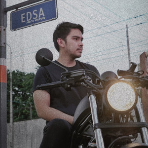 Dengarkan EDSA (Emosyong Dinaan Sa Awit) lagu dari Vikri & My Magic Friend dengan lirik