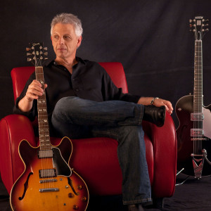 ดาวน์โหลดและฟังเพลง Change of Season (feat. Papa John De Francesco) พร้อมเนื้อเพลงจาก Bob Sabellico