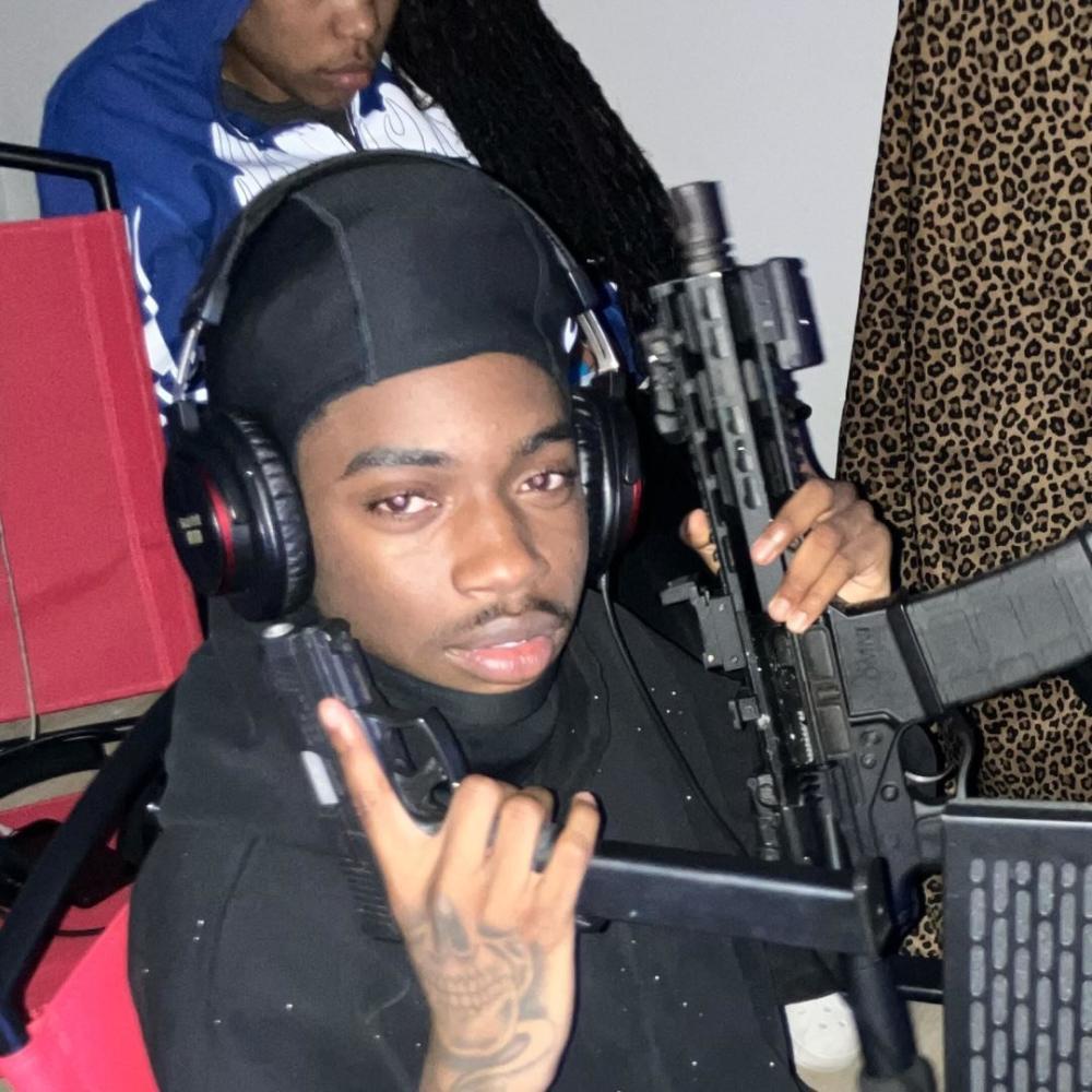 Derek Fisher (feat. zone1eriic & Luh6am) (Explicit)