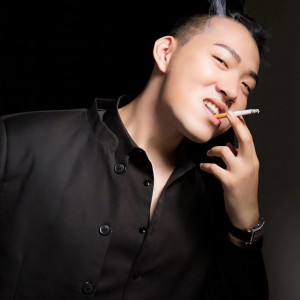 收聽海倫的為你耗盡了所有歌詞歌曲