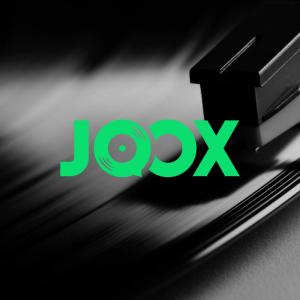 Listen to เขาคิดถึงเธอแล้ว [JOOX Original] song with lyrics from ภพธร สุนทรญาณกิจ (ตู่)
