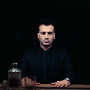 收聽Berkay Tulumbacı的Değdi Mi?歌詞歌曲