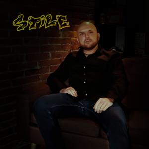 收聽R_Style的Teschi e Diamanti (feat. Sara Peli & Frenk) (Explicit)歌詞歌曲