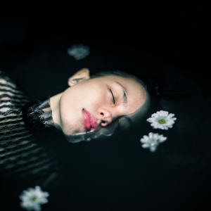 收听TISA的Wait and See歌词歌曲