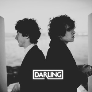 收听Darling的Echoes (Sun Glitters Remix)歌词歌曲