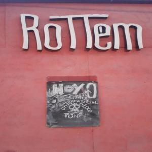 Listen to Rottem Vivo! En el camino song with lyrics from Garrafa Social