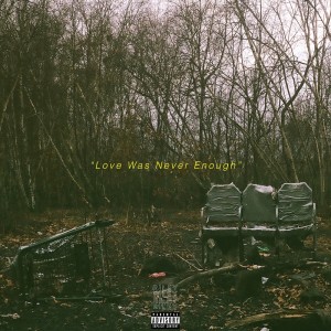 Dengarkan lagu Crushed Black Velour (Explicit) nyanyian RILEY dengan lirik