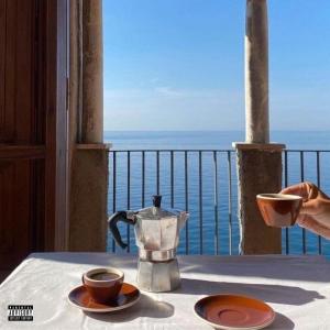 收聽Westside Webb的DESIRE (Explicit)歌詞歌曲