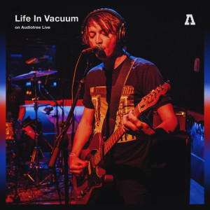 ดาวน์โหลดและฟังเพลง Uniform (Audiotree Live Version) พร้อมเนื้อเพลงจาก Life in Vacuum