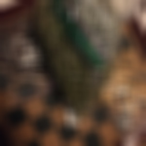 收聽Elipropperr的Flowers歌詞歌曲