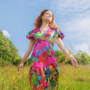 ดาวน์โหลดและฟังเพลง Time Goes By พร้อมเนื้อเพลงจาก Ili