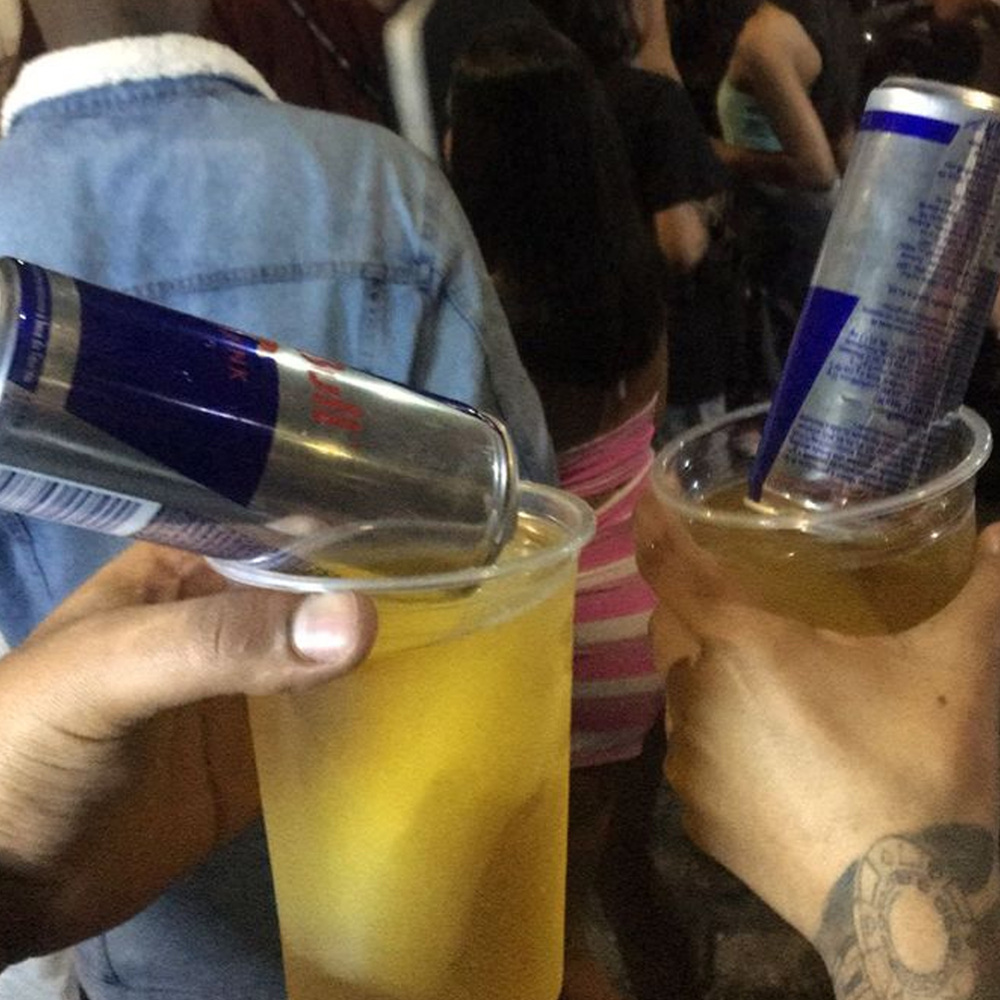 EU SOU O BORA EU SOU O TOMAR EU SOU O TOMAR NOS SOMOS O 3 BORA TOMAR UMA (Explicit)