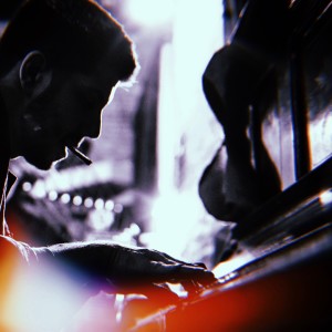 ดาวน์โหลดและฟังเพลง Weight พร้อมเนื้อเพลงจาก SoMo