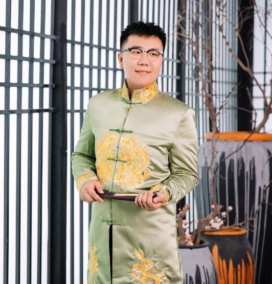 东彬