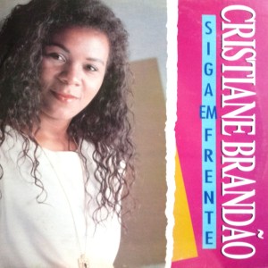 Listen to Enquanto Houver Um Coração song with lyrics from Cristiane Brandão