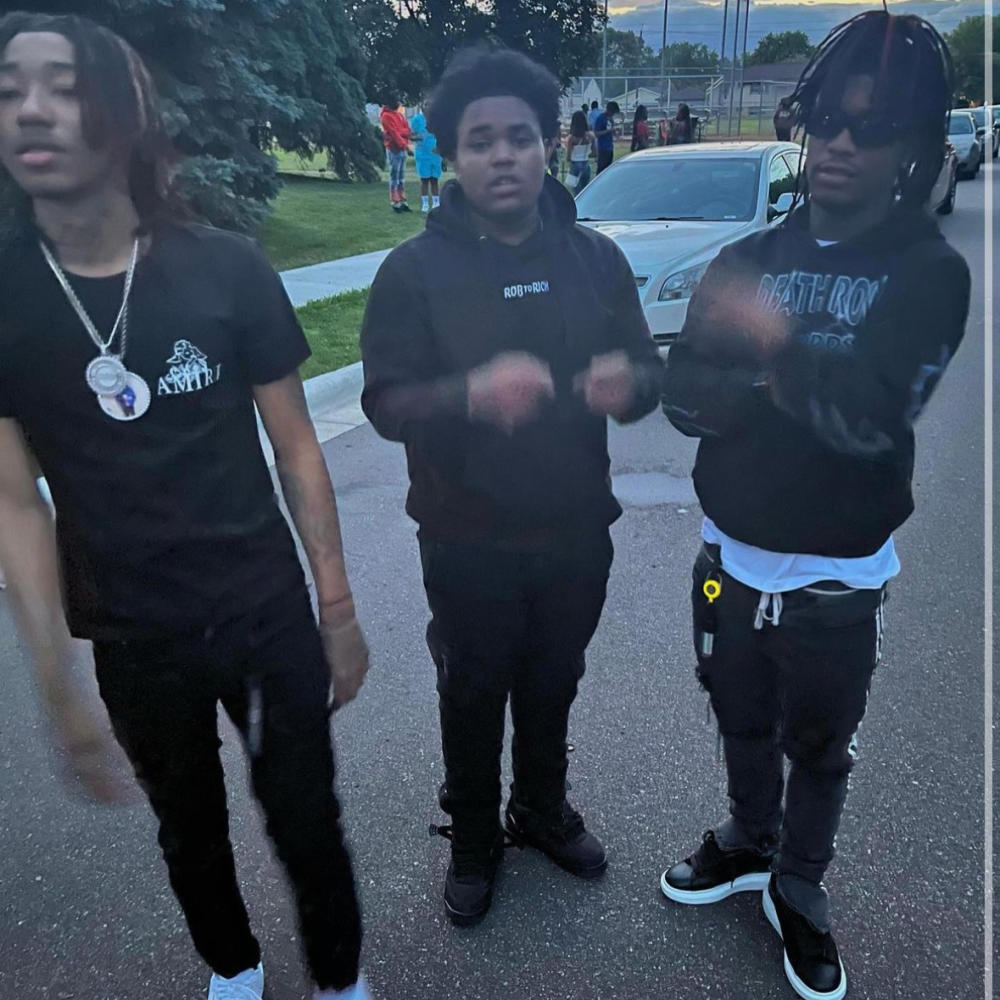 Adott Hilfiger x Fat Twin No Passes (feat. Adott hilfiger) (Explicit)