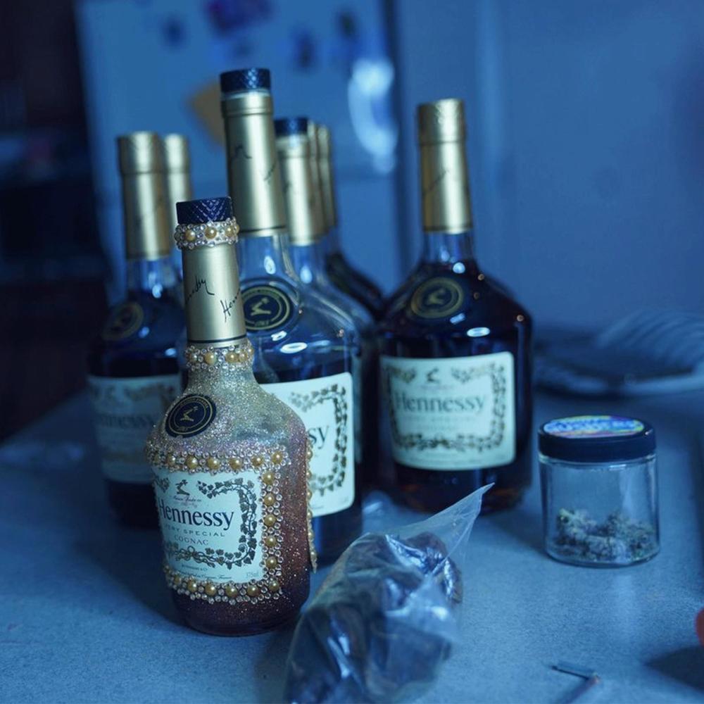 Henny(feat. Hazel Snow & Will Noon) (Explicit)