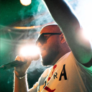 Listen to MINDIG A JÓBAN (Explicit) song with lyrics from VZS