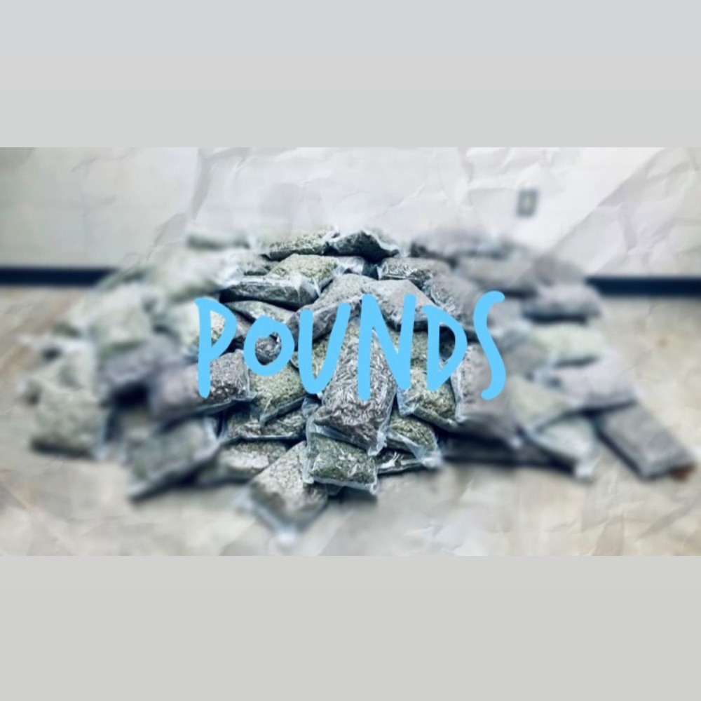 Pounds (feat. Smile Boi & Puma Maan) (Explicit)