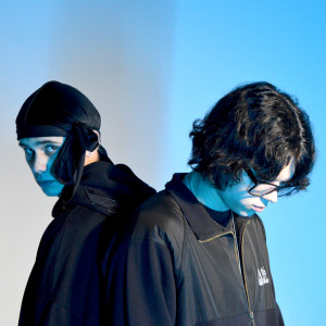 Listen to СИЯЙ (Explicit) song with lyrics from ilovesome